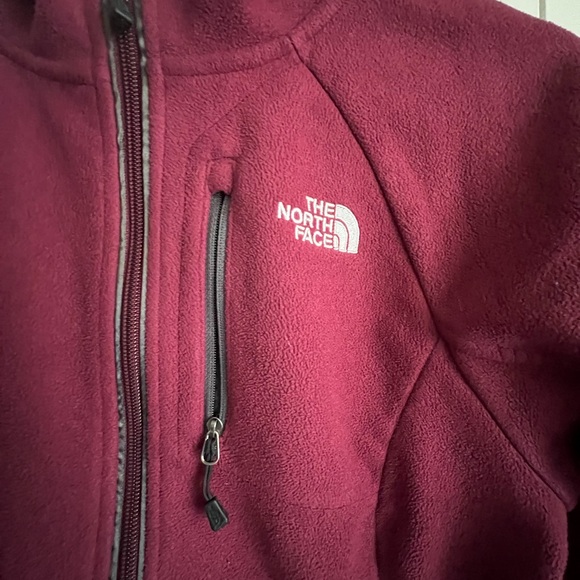 The North Face | Windwall | boysenberry | zip up | 3 pockets | XS | fleece |coat - Picture 2 of 6